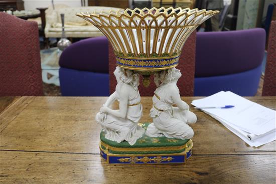A Paris porcelain dessert service centrepiece